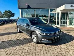 Grau Gebraucht 2016 VW Passat Comfortline Kombi | 18.990 € (Fairer Preis)