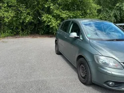 Grau Gebraucht 2005 VW Golf Plus Cross Van / Kleinbus | 2.499 € (Fairer Preis)