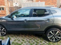 Grau Gebraucht 2015 Nissan Qashqai SUV | 9.800 €