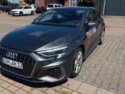 Daytonagrau perleffekt Gebraucht 2023 Audi A3 Sportback S-Line Kleinwagen | 37.175 €