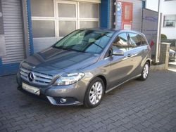 Grau Gebraucht 2013 Mercedes B200 Van / Kleinbus | 12.999 € (Fairer Preis)