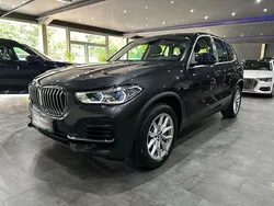 Grau Gebraucht 2022 BMW X5 Performance SUV | 48.790 € (Superpreis)