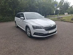 Weiß Gebraucht 2021 Skoda Superb Kombi | 15.999 € (Guter Preis)
