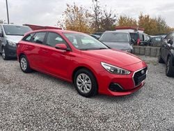Rot Gebraucht 2019 Hyundai i30 Select Kombi | 7.700 € (Superpreis)