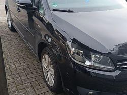 Schwarz Gebraucht 2013 VW Touran Life Van / Kleinbus | 9.500 € (Fairer Preis)