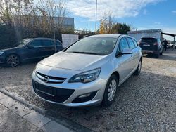 Grau Gebraucht 2015 Opel Astra Kombi | 2.490 €