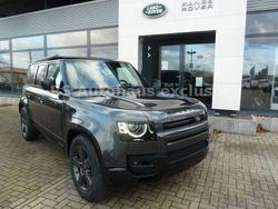 Grau Gebraucht 2024 Land Rover Defender HSE SUV | 91.890 € (Fairer Preis)
