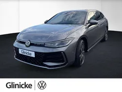 Grau Gebraucht 2025 VW Passat R-line Kombi | 46.480 €