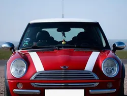 Rot Gebraucht 2001 Mini Cooper Kleinwagen | 1.450 €
