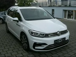 Weiß Gebraucht 2017 VW Touran Highline Van / Kleinbus | 22.999 € (Fairer Preis)