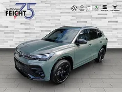 Cipressinogrün metallic (metallic) Gebraucht 2024 VW Tiguan R-line Plus SUV | 45.979 € (Guter Preis)