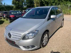 Silber Gebraucht 2012 Mercedes B180 Van / Kleinbus | 8.799 € (Fairer Preis)