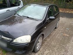 Schwarz Gebraucht 2005 Opel Corsa Kleinwagen | 650 € (Superpreis)