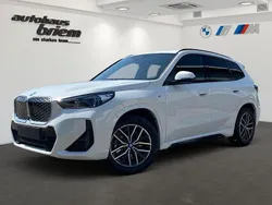 Alpinweiss iii Neu 2025 BMW iX1 M Sport SUV | 50.917 € (Superpreis)