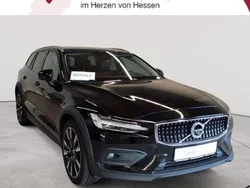 Black stone Gebraucht 2022 Volvo V60 CC Pro Kombi | 23.390 € (Guter Preis)