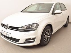 Weiß Gebraucht 2016 VW Golf VII Allstar Limousine | 13.440 € (Fairer Preis)