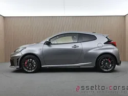 Grau Gebraucht 2024 Toyota Yaris Premium | 46.900 € (Fairer Preis)