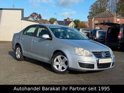 Reflexsilber Gebraucht 2007 VW Jetta Trendline Limousine | 6.399 € (Teuer)