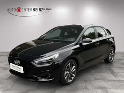 Abyss black / mic Gebraucht 2024 Hyundai i30 Advantage Limousine | 24.900 € (Guter Preis)