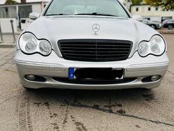 Silber Gebraucht 2002 Mercedes C180 Limousine | 2.799 € (Fairer Preis)