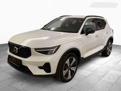 Crystal white Gebraucht 2022 Volvo XC40 Plus SUV | 32.450 € (Fairer Preis)