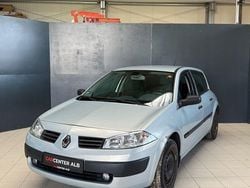 Grau Gebraucht 2003 Renault Mégane II Expression Limousine | 2.199 € (Teuer)
