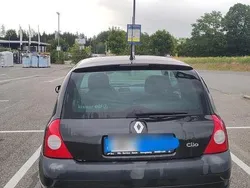 Schwarz Gebraucht 2002 Renault Clio II Expression Limousine | 750 € (Guter Preis)