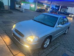 Silber Gebraucht 2001 Hyundai Sonata GLS Limousine | 2.999 €