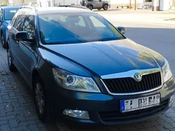 Grau Gebraucht 2010 Skoda Octavia Kombi | 2.800 € (Fairer Preis)