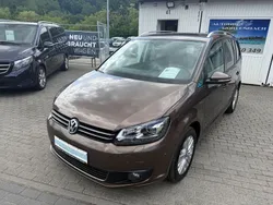 Braun Gebraucht 2013 VW Touran Life Van / Kleinbus | 10.900 € (Fairer Preis)