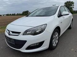 Weiß Gebraucht 2015 Opel Astra Excellence Limousine | 4.700 € (Guter Preis)