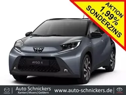 Celestite grey metallic / nigh Neu 2025 Toyota Aygo Kleinwagen | 18.250 €