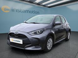 Grau Gebraucht 2023 Toyota Yaris Hybrid Kleinwagen | 18.899 € (Etwas zu teuer)