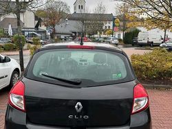 Schwarz Gebraucht 2011 Renault Clio III Dynamique Limousine | 3.700 €