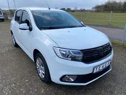Weiß Gebraucht 2020 Dacia Sandero Comfort Kleinwagen | 6.950 €