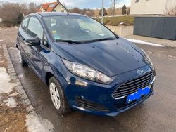 Blau Gebraucht 2015 Ford Fiesta Ambiente Kleinwagen | 3.990 € (Guter Preis)