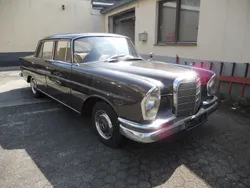 Braun Gebraucht 1963 Mercedes W111 Limousine | 18.900 €
