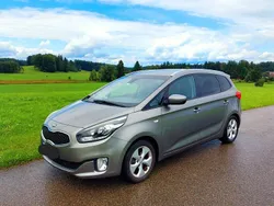 Grau Gebraucht 2015 Kia Carens Van / Kleinbus | 9.000 € (Guter Preis)