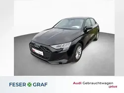 Brillantschwarz Gebraucht 2024 Audi A3 Sportback Ambiente Limousine | 29.890 € (Fairer Preis)