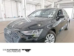 Mythosschwarz metallic (metallic) Gebraucht 2023 Audi A3 Sportback Limousine | 23.990 € (Guter Preis)