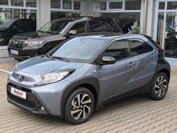 Grau Gebraucht 2024 Toyota Aygo Team Kleinwagen | 16.550 €