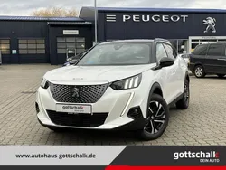 Weiß Gebraucht 2022 Peugeot e-2008 GT SUV | 22.490 € (Etwas zu teuer)