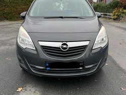 Grau Gebraucht 2013 Opel Meriva Van / Kleinbus | 4.000 € (Guter Preis)