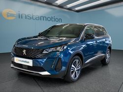 Blau Gebraucht 2023 Peugeot 5008 Van / Kleinbus | 30.649 € (Fairer Preis)