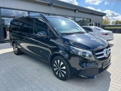 Schwarz Gebraucht 2022 Mercedes V220 Van / Kleinbus | 32.698 € (Fairer Preis)