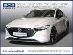 Ceramic white (weiß) Gebraucht 2024 Mazda 3 Homura-Line Limousine | 28.222 € (Guter Preis)