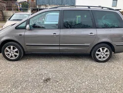 Grau Gebraucht 2009 VW Sharan Van / Kleinbus | 5.900 € (Etwas zu teuer)
