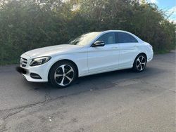 Weiß Gebraucht 2014 Mercedes C180 Limousine | 18.999 € (Etwas zu teuer)