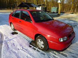 Rot Gebraucht 1996 Seat Cordoba Limousine | 1.000 €