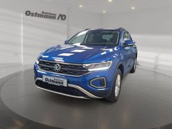 Blau Gebraucht 2024 VW T-Roc Life SUV | 22.755 € (Guter Preis)